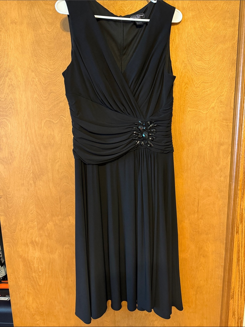 Jessica Howard Black Sleeveless V-Neck Midi Dress with Jeweled Waist